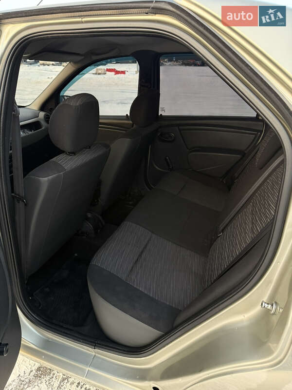 Седан Renault Logan 2010 в Днепре