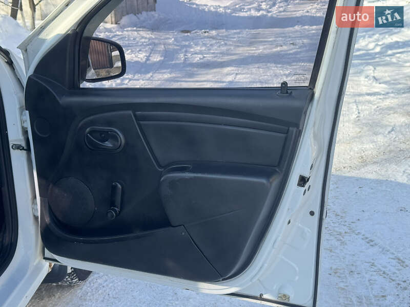 Седан Renault Logan 2012 в Чернівцях