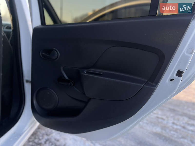 Седан Renault Logan 2016 в Дрогобыче фото 31 Седан Renault Logan 2016 в Дрогобыче