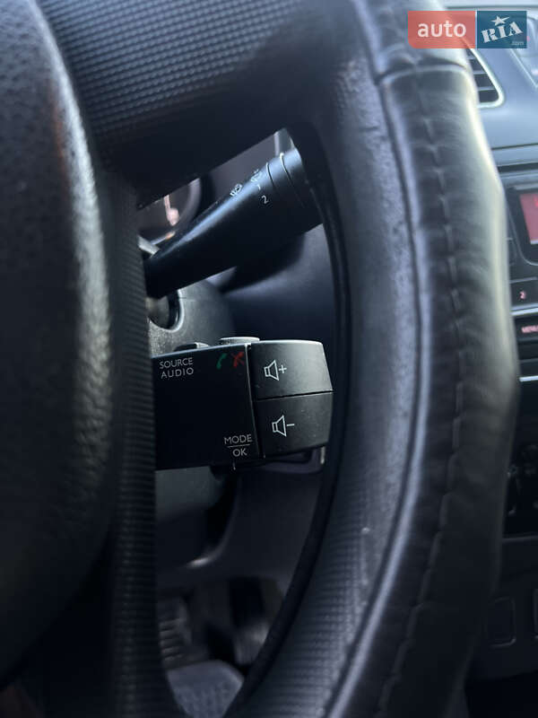 Седан Renault Logan 2016 в Дрогобыче фото 37 Седан Renault Logan 2016 в Дрогобыче