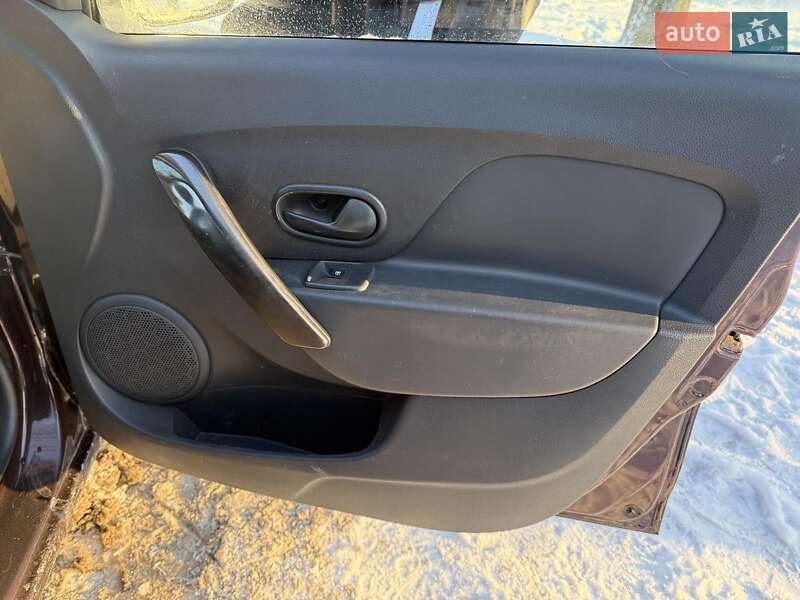 Седан Renault Logan 2017 в Киеве