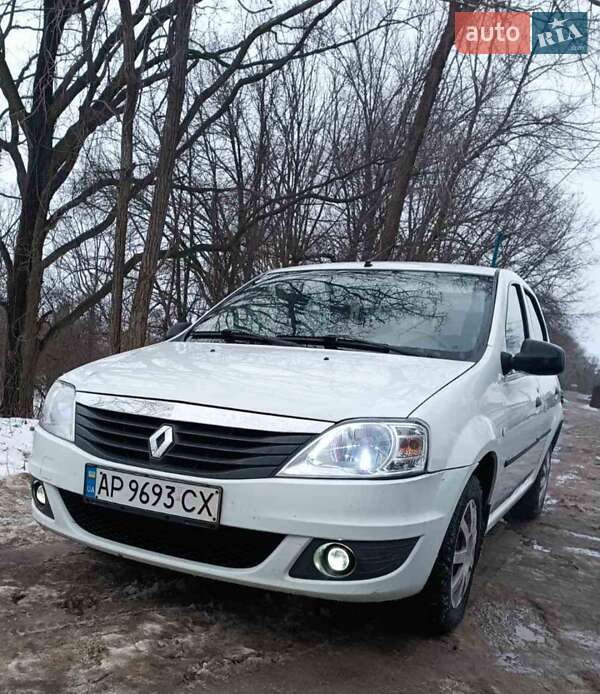 Renault Logan 2011