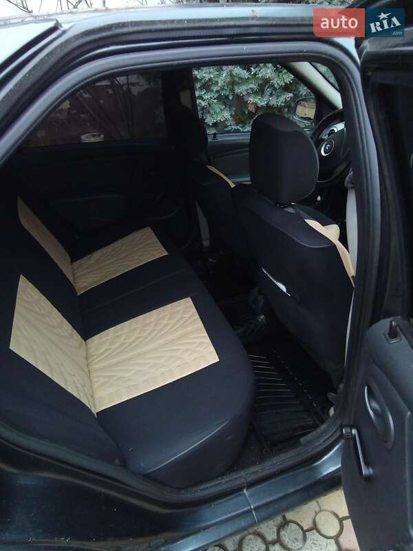 Седан Renault Logan 2012 в Ужгороде