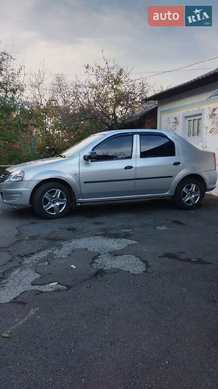 Седан Renault Logan 2010 в Ярмолинцах