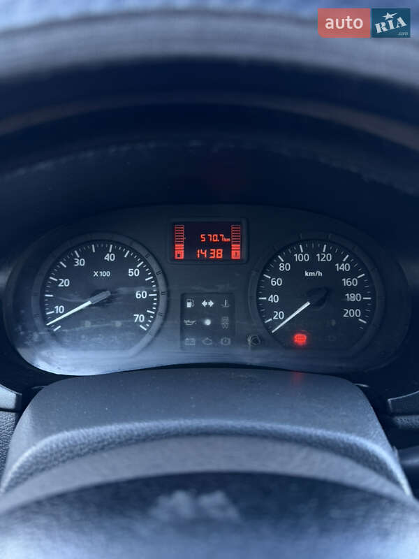 Универсал Renault Logan 2011 в Чернигове фото 23 Универсал Renault Logan 2011 в Чернигове