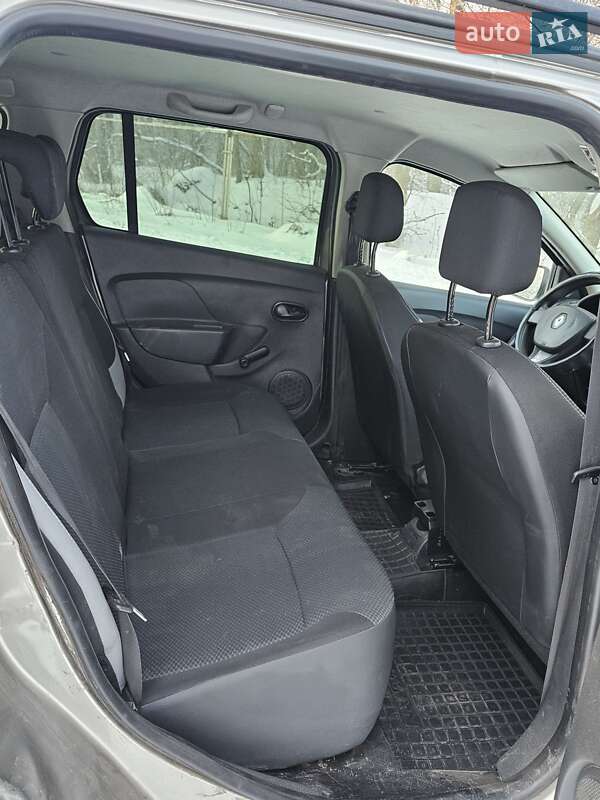 Универсал Renault Logan 2014 в Киеве фото 15 Универсал Renault Logan 2014 в Киеве