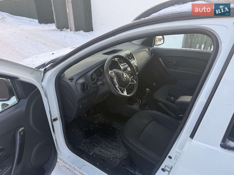 Универсал Renault Logan 2017 в Киеве фото 9 Универсал Renault Logan 2017 в Киеве