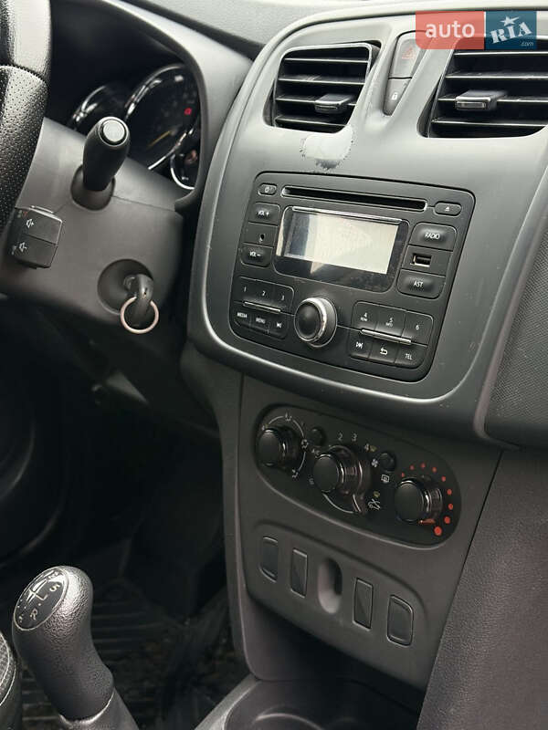 Седан Renault Logan 2016 в Дніпрі фото 11 Седан Renault Logan 2016 в Дніпрі