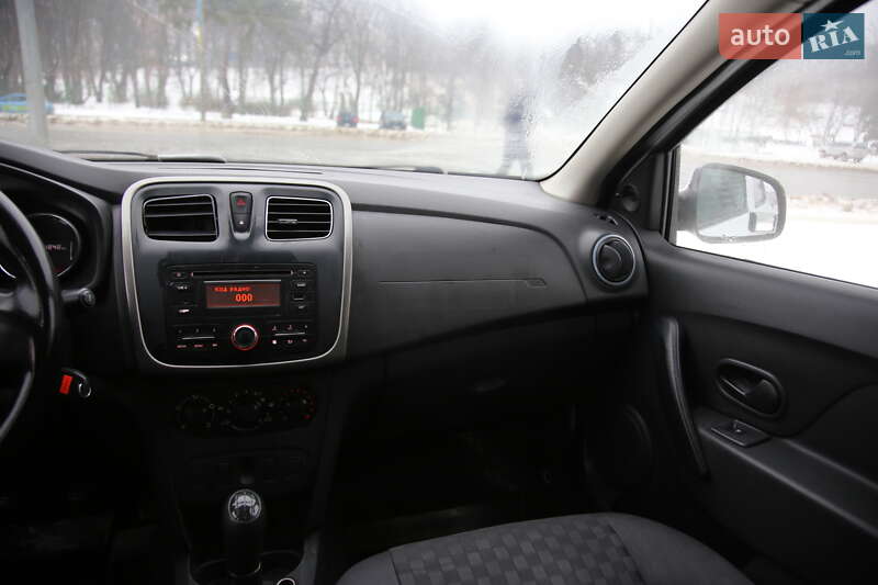 Седан Renault Logan 2013 в Харкові