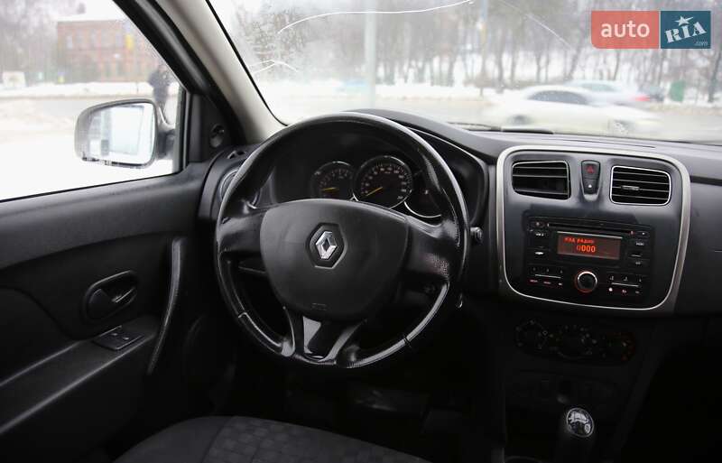 Седан Renault Logan 2013 в Харкові