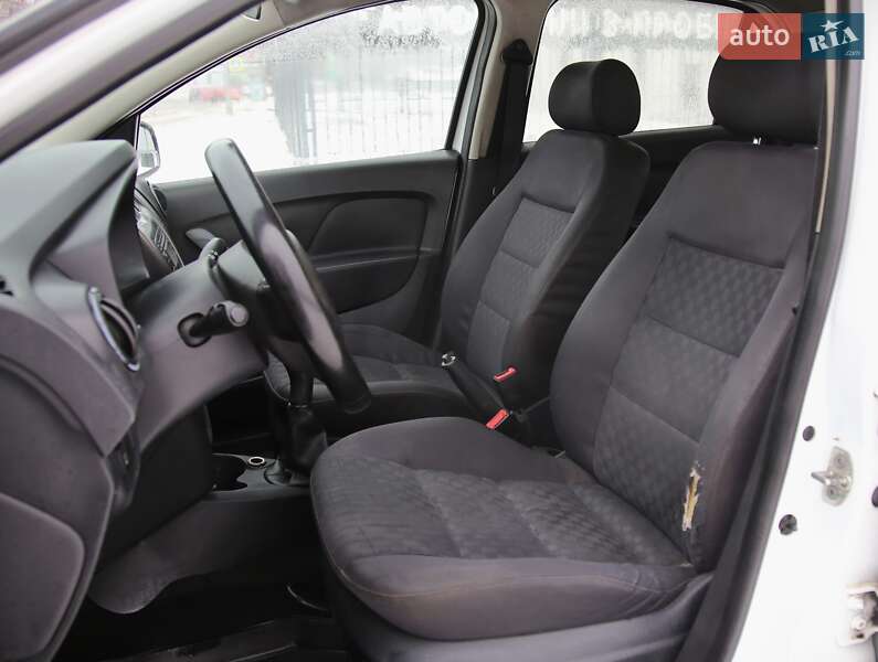 Седан Renault Logan 2013 в Харькове фото 7 Седан Renault Logan 2013 в Харькове