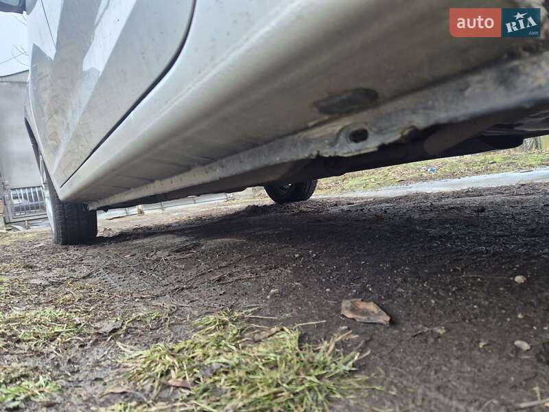 Седан Renault Logan 2013 в Новомосковську