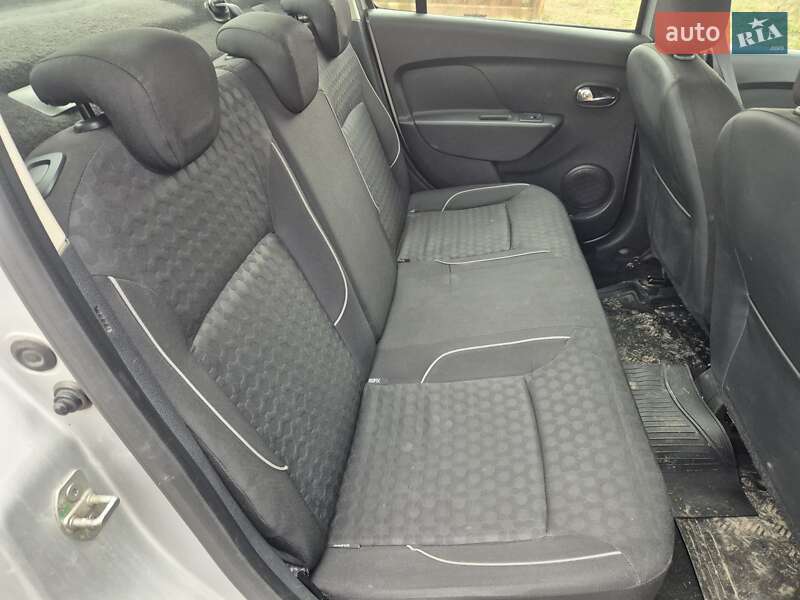 Седан Renault Logan 2013 в Новомосковську