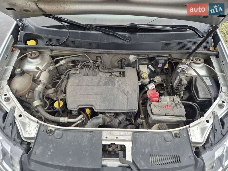 Седан Renault Logan 2013 в Новомосковську