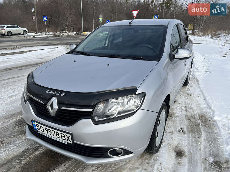 Седан Renault Logan 2013 в Львове