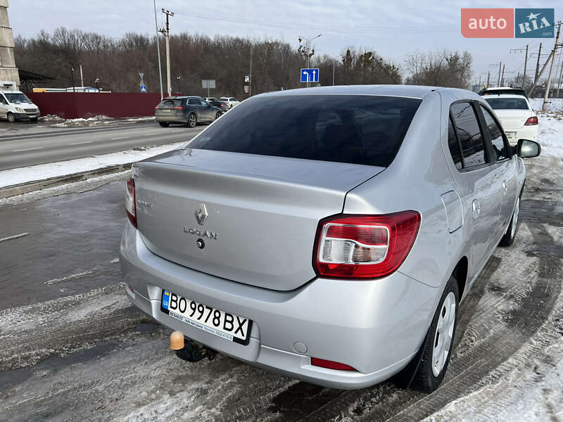 Седан Renault Logan 2013 в Львове