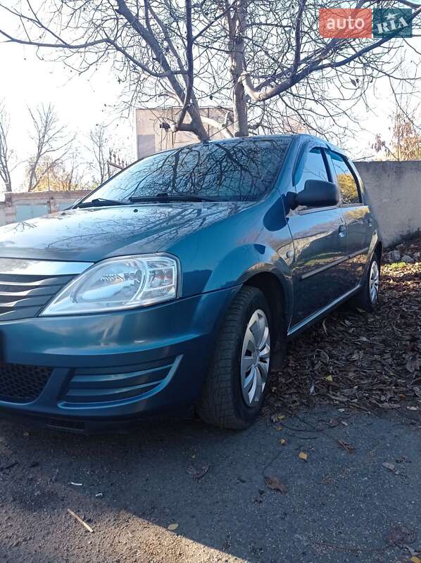 Седан Renault Logan 2010 в Первомайську