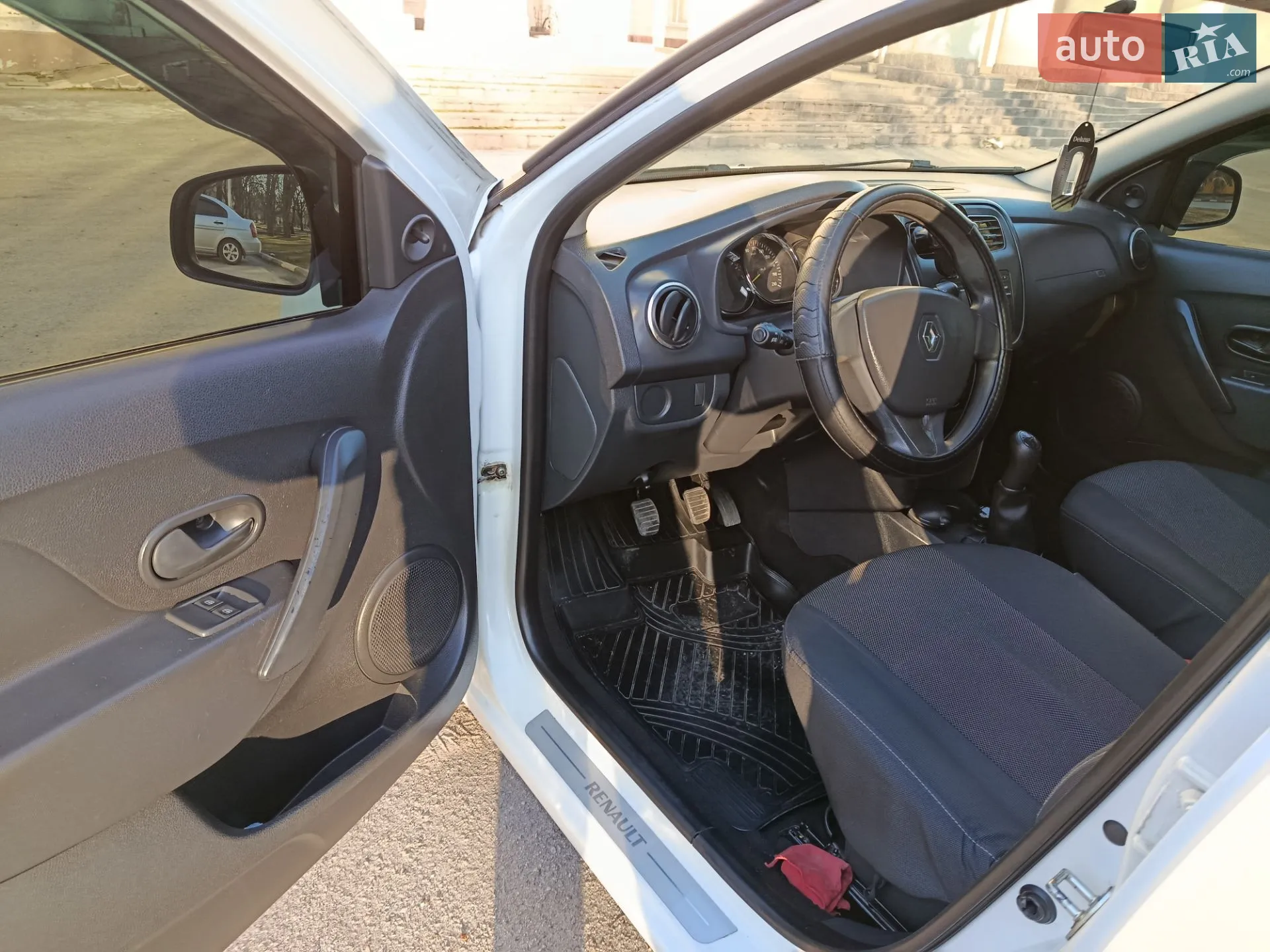 2014 Renault Logan - мініатюра 11