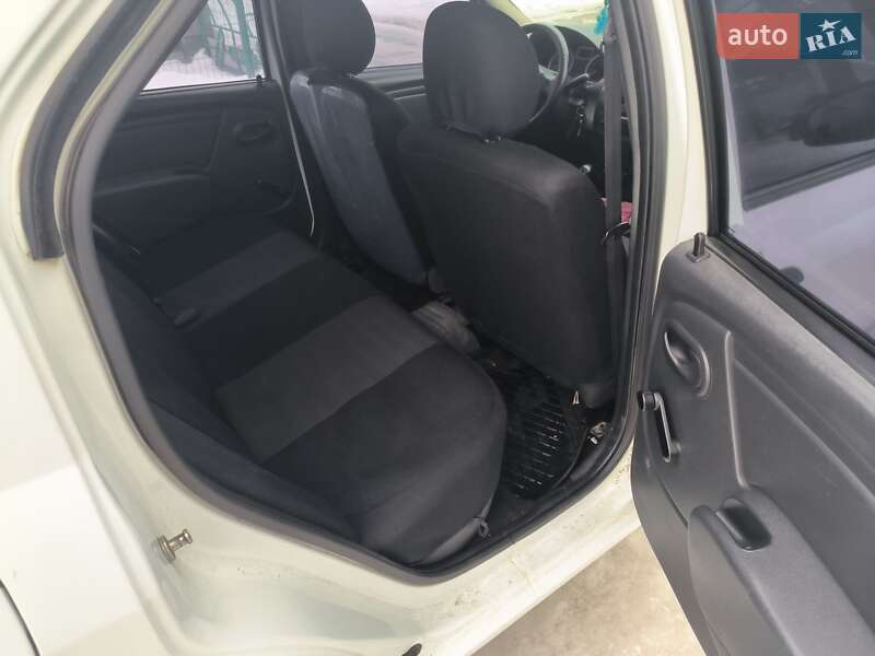 Седан Renault Logan 2011 в Прилуках фото 11 Седан Renault Logan 2011 в Прилуках