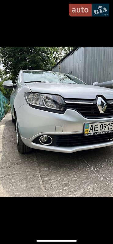 Седан Renault Logan 2015 в Вільногірську