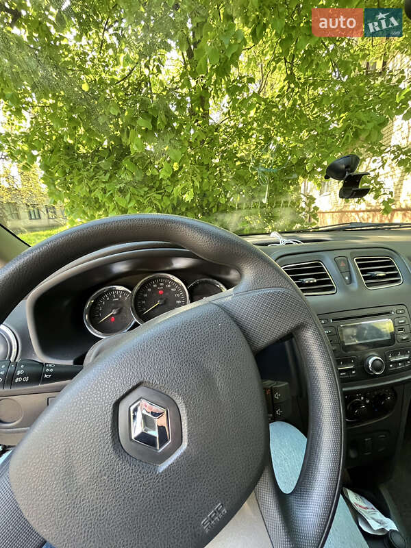 Седан Renault Logan 2015 в Вільногірську