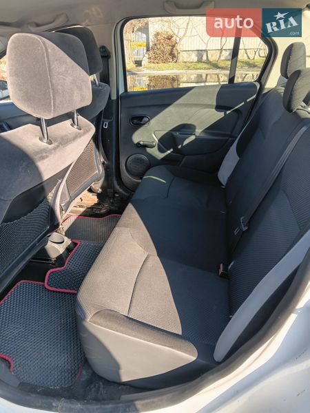 Седан Renault Logan 2015 в Киеве