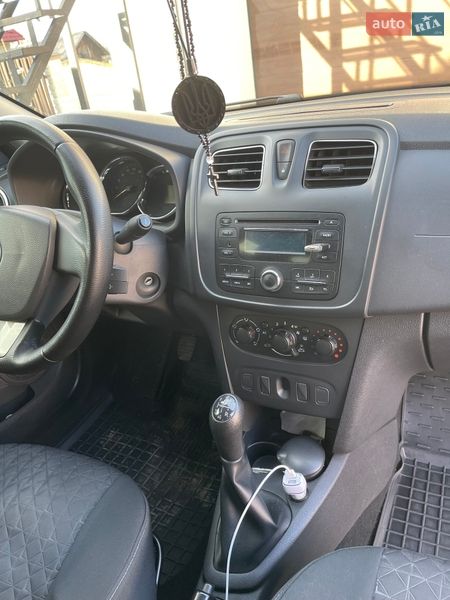 Седан Renault Logan 2014 в Буске