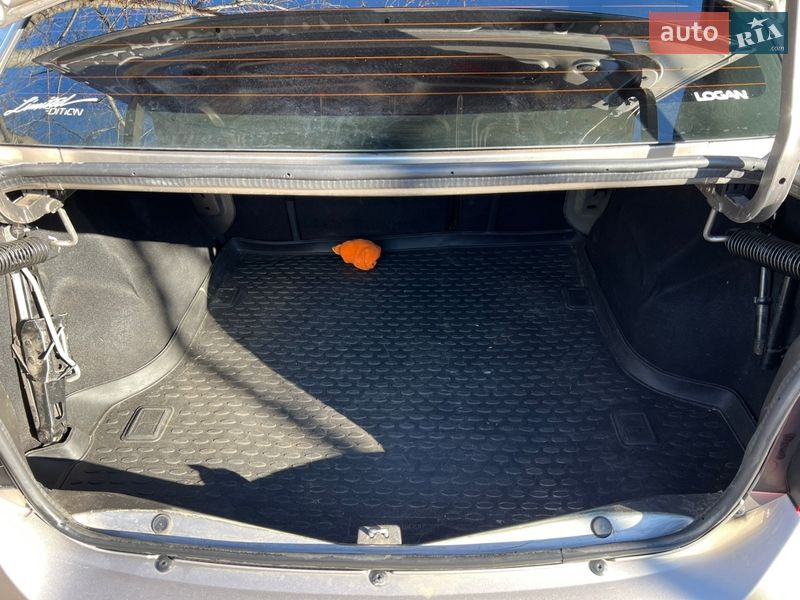 Седан Renault Logan 2014 в Бердичеве