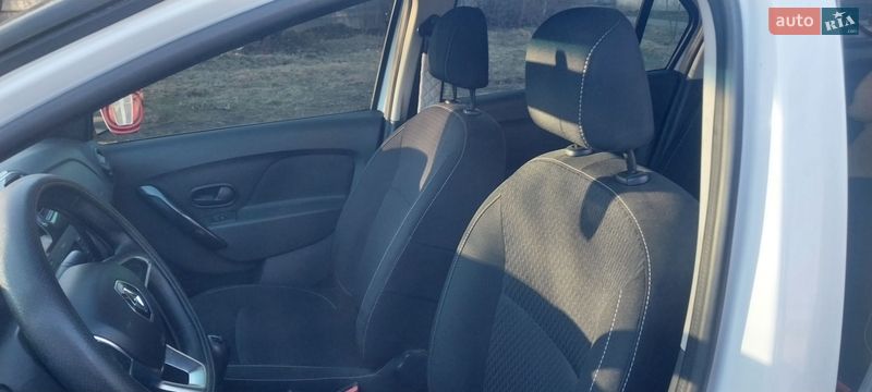 Седан Renault Logan 2018 в Ивано-Франковске