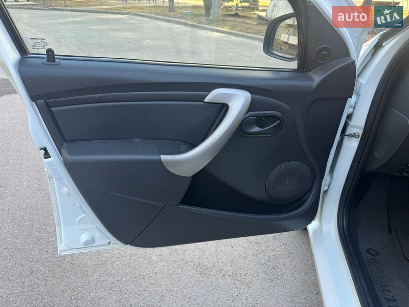 Седан Renault Logan 2010 в Запорожье