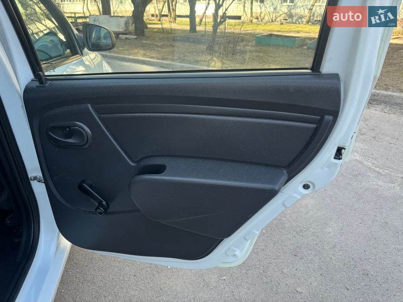 Седан Renault Logan 2010 в Запорожье