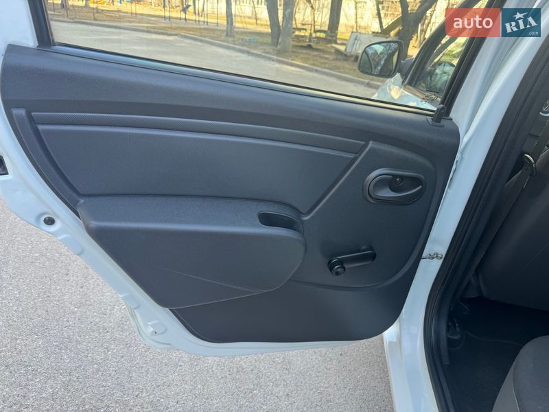 Седан Renault Logan 2010 в Запорожье