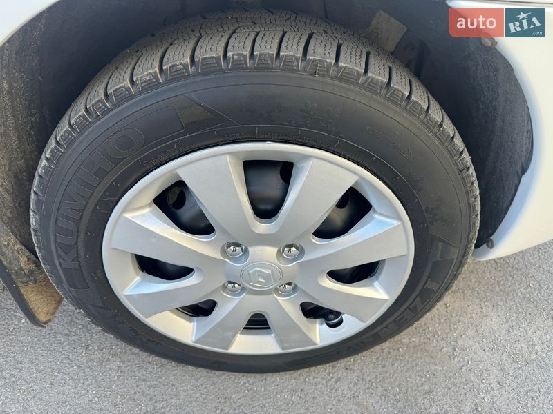 Седан Renault Logan 2010 в Запорожье