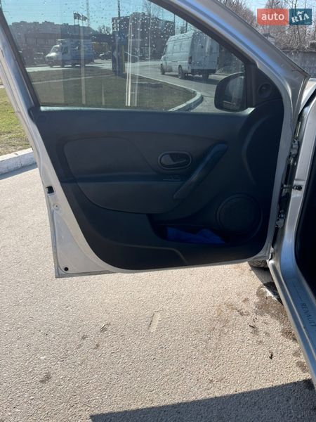 Седан Renault Logan 2013 в Львове