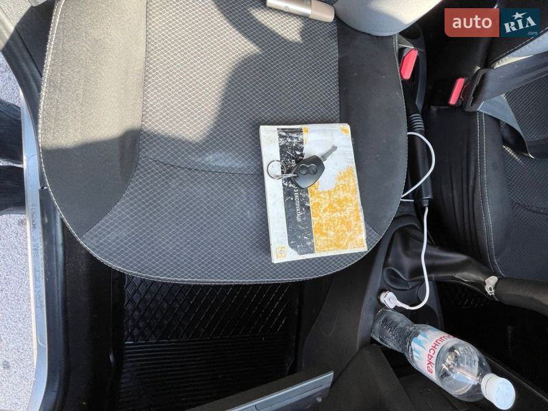 Седан Renault Logan 2013 в Львове