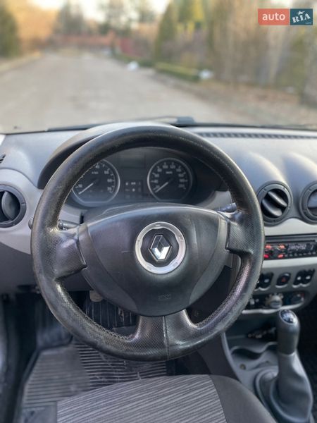 Седан Renault Logan 2010 в Рівному