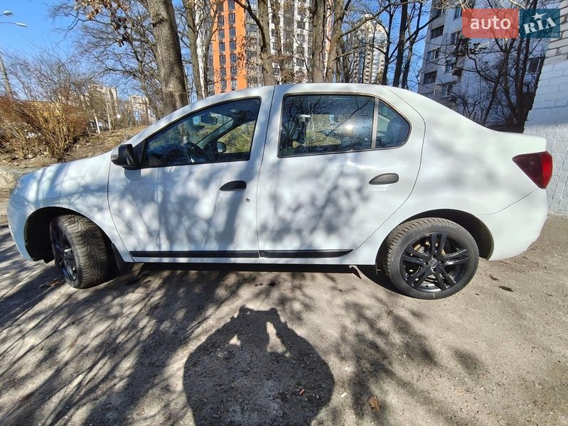 Седан Renault Logan 2021 в Киеве