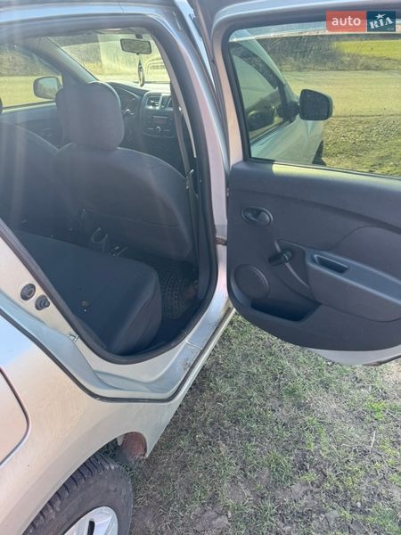 Седан Renault Logan 2013 в Дніпрі