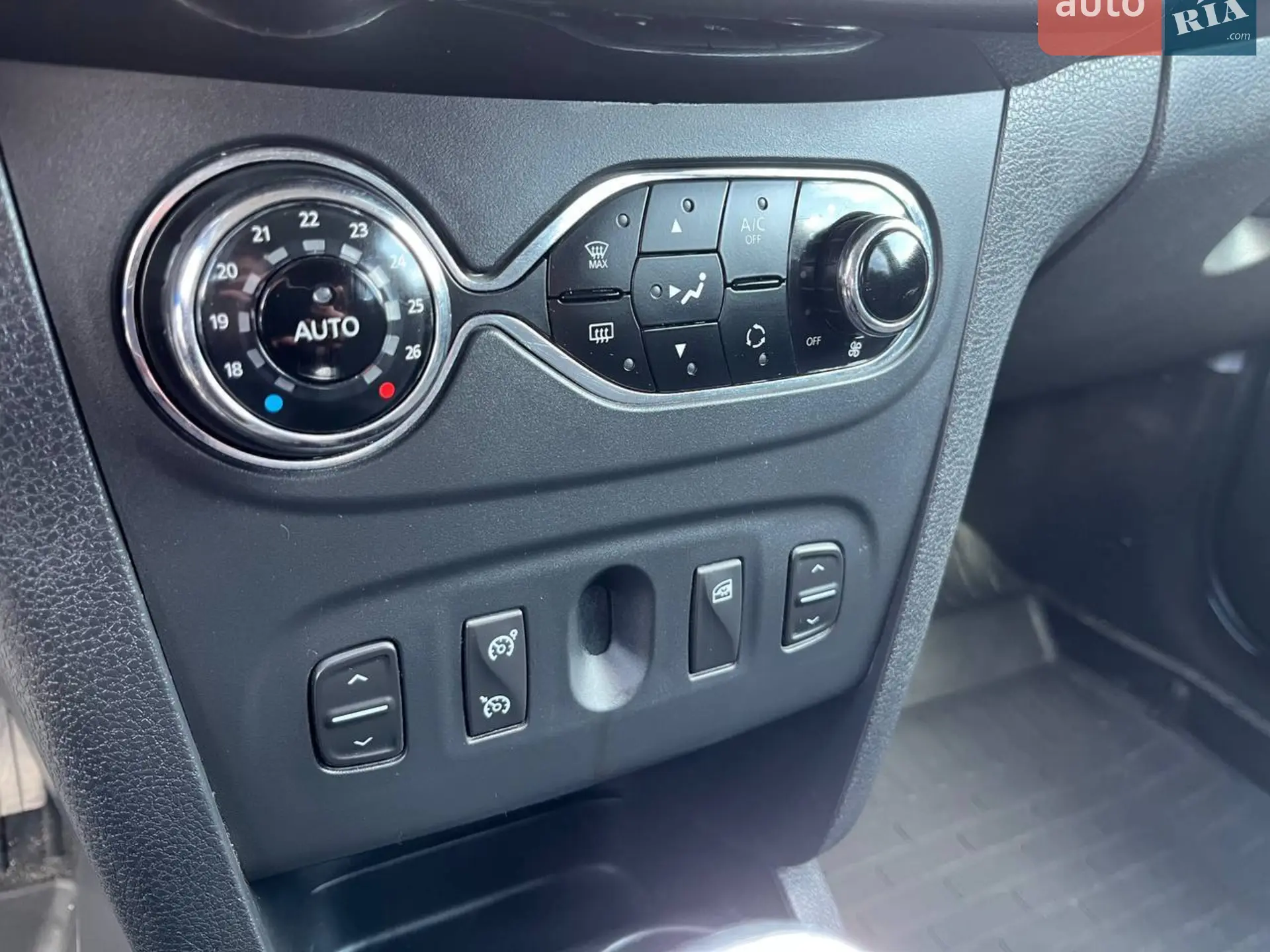 2016 Renault Logan - мініатюра 25