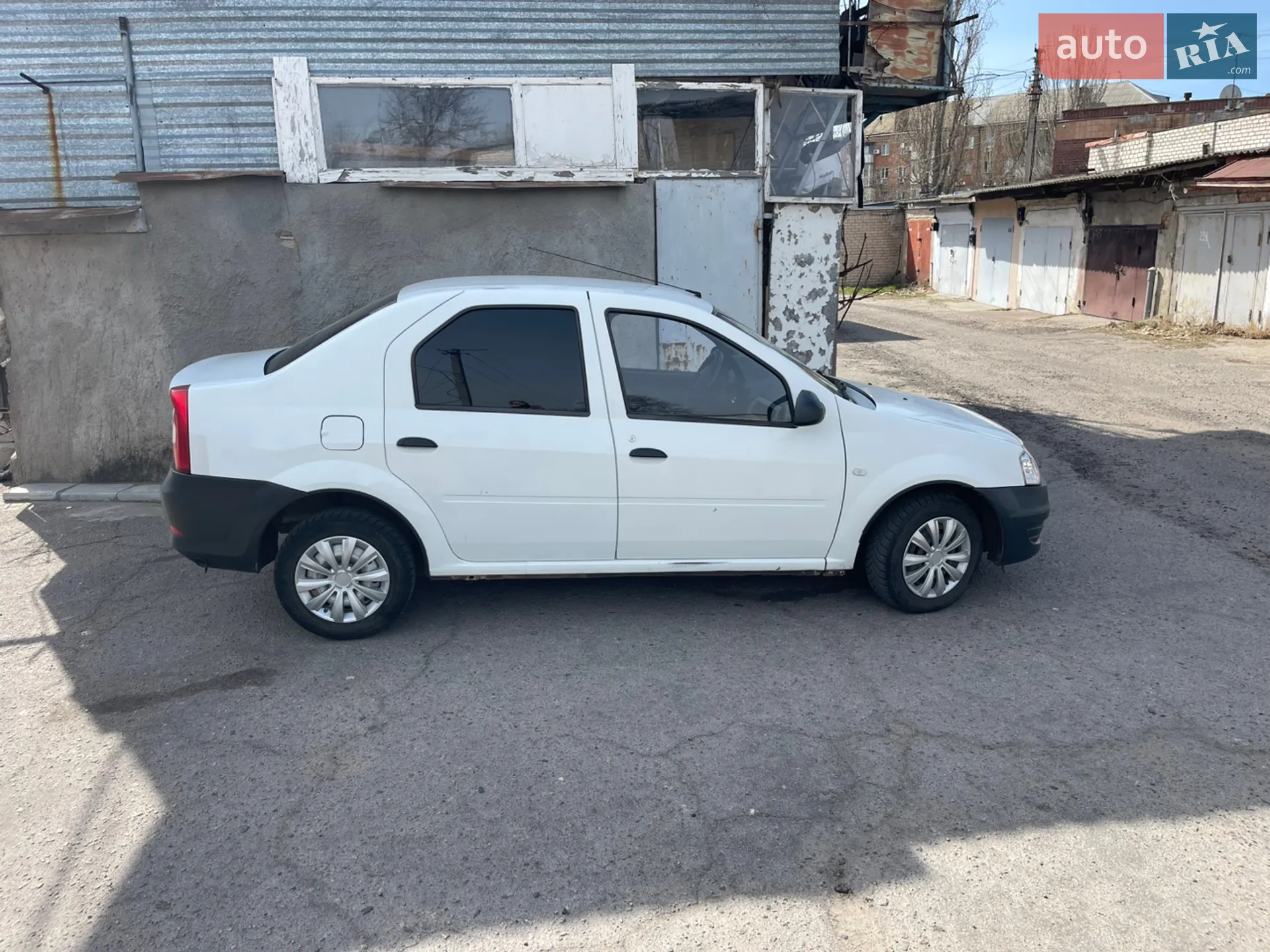 2011 Renault Logan - мініатюра 3
