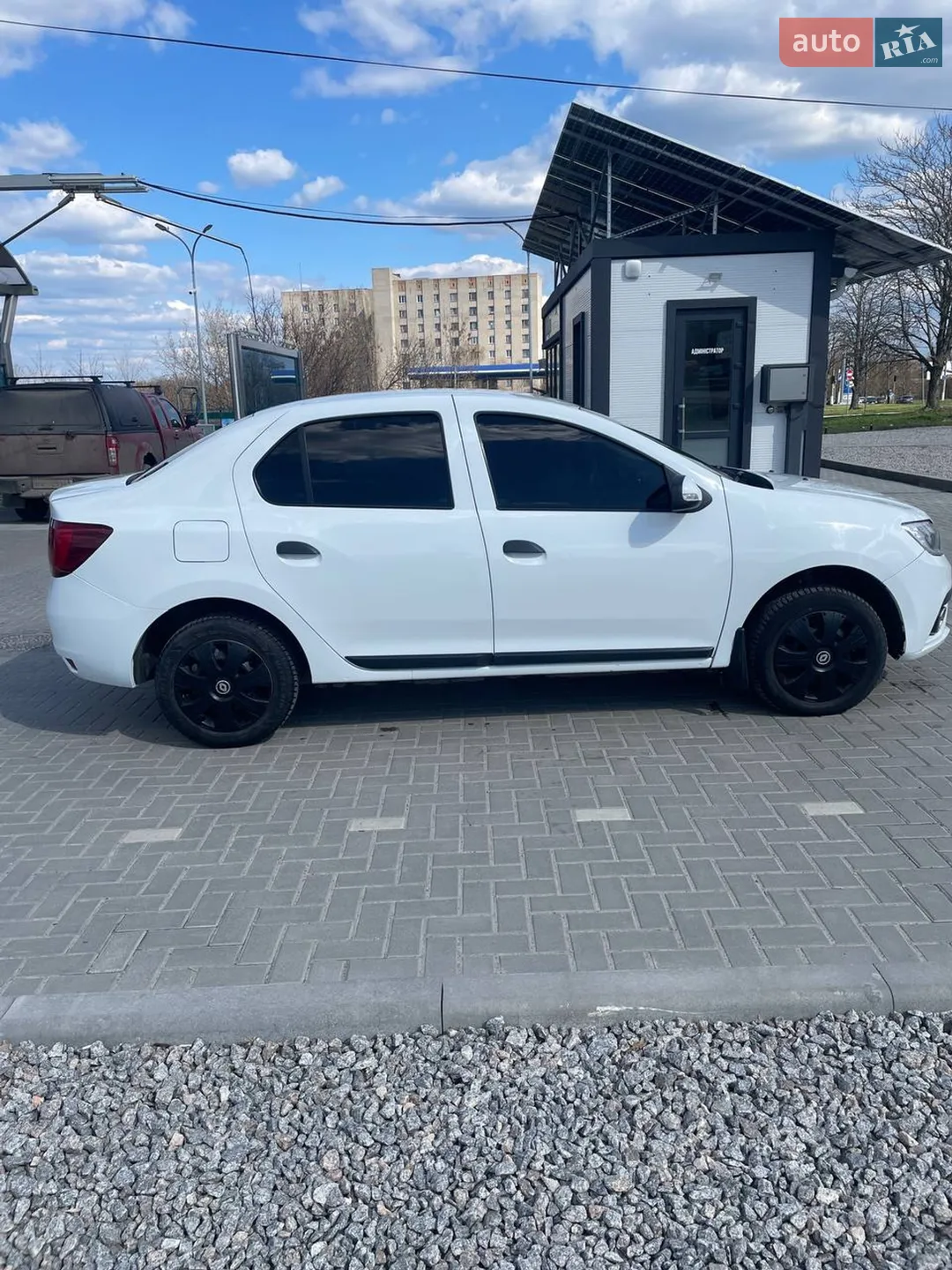 2017 Renault Logan - мініатюра 5