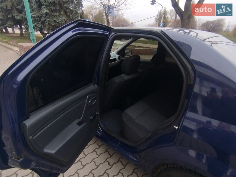 Седан Renault Logan 2011 в Ивано-Франковске