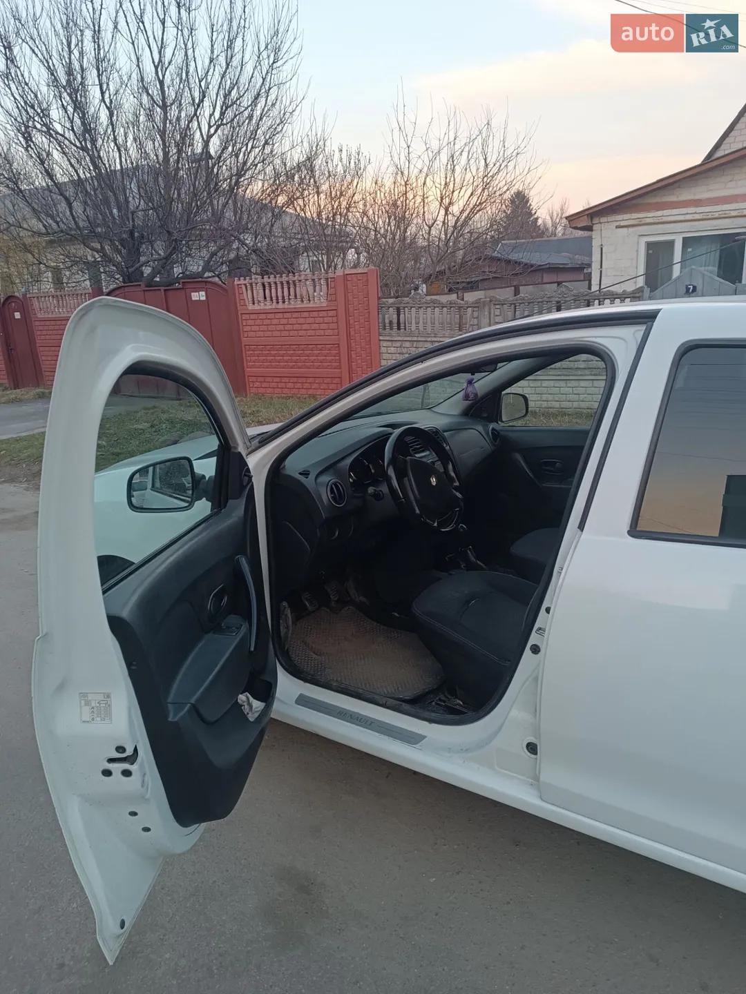 2015 Renault Logan - мініатюра 7