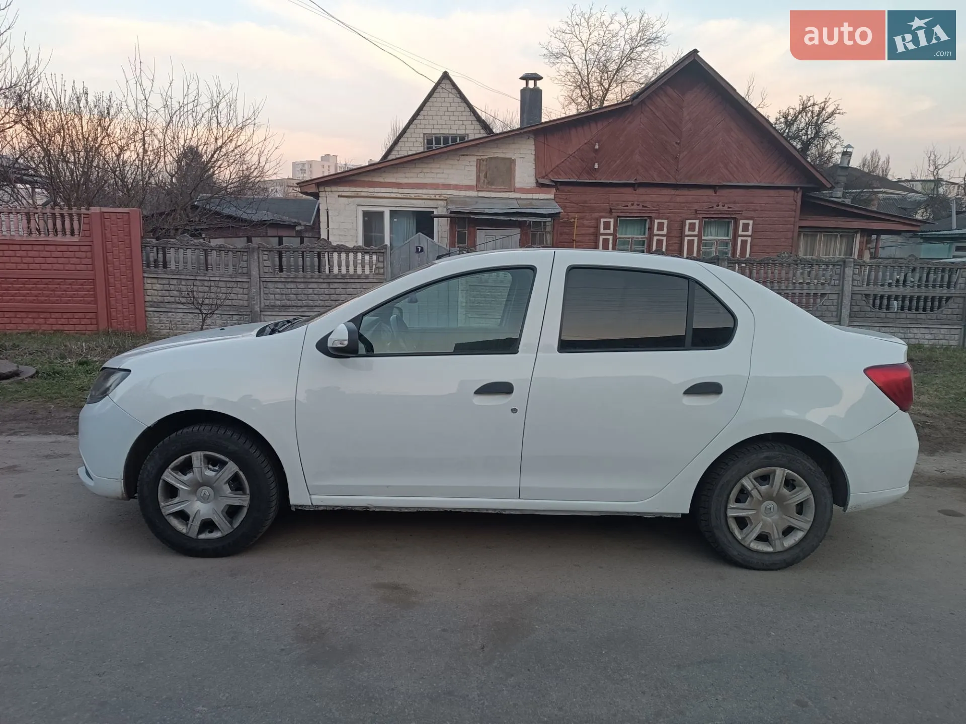 2015 Renault Logan - мініатюра 3