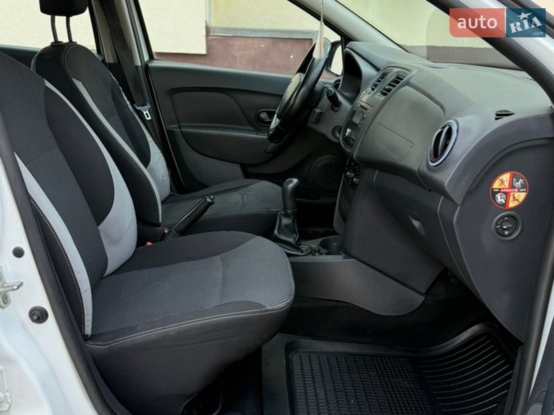 Седан Renault Logan 2015 в Красилове фото 24 Седан Renault Logan 2015 в Красилове