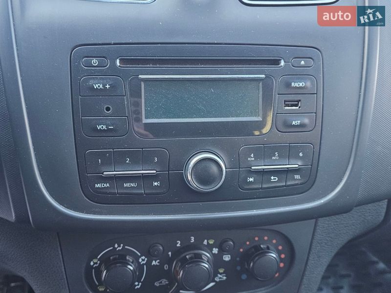 Универсал Renault Logan 2014 в Киеве фото 19 Универсал Renault Logan 2014 в Киеве