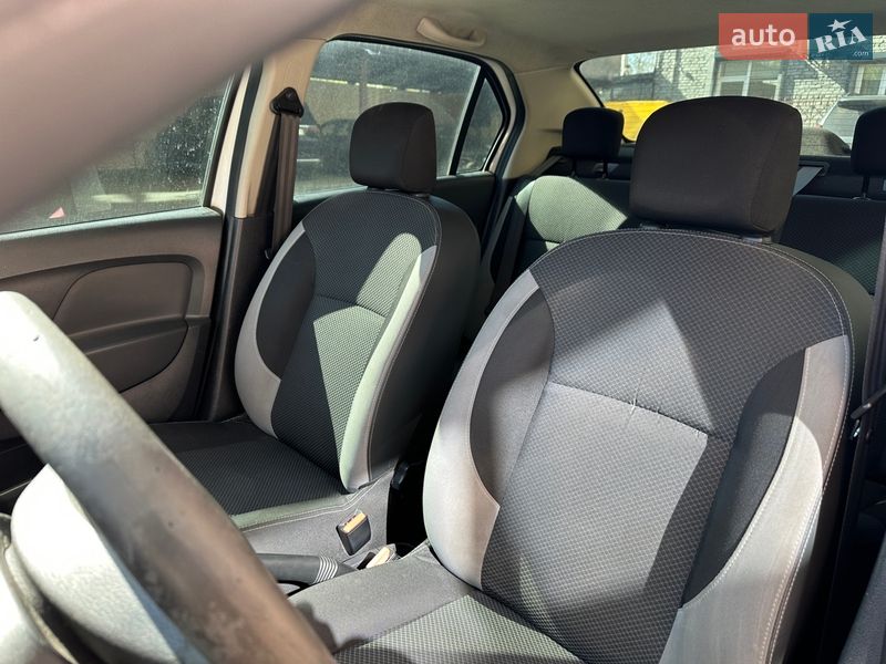 Седан Renault Logan 2013 в Киеве фото 12 Седан Renault Logan 2013 в Киеве