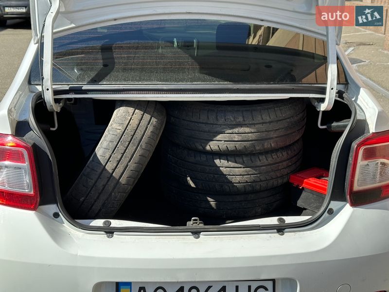 Седан Renault Logan 2013 в Киеве фото 25 Седан Renault Logan 2013 в Киеве