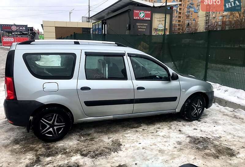 Renault Logan 2010