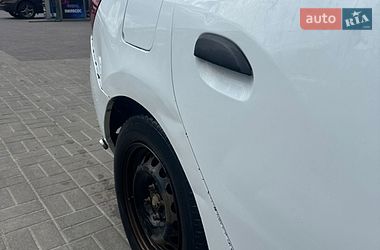 Седан Renault Logan 2013 в Днепре